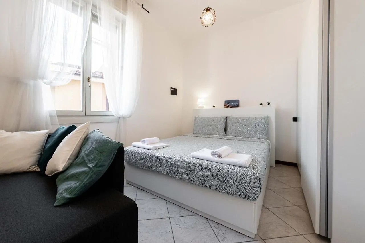 Realkasa Otto Colonne Flat Apartment Bologna Italy